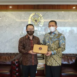 Chairman of the Peoples Consultative Assembly Urges Government to Find Solutions for Jakarta Monorail Project